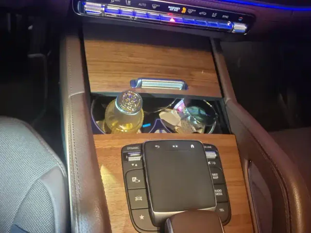 Mercedes-Benz GLE-Class — Фото автомобиля 16