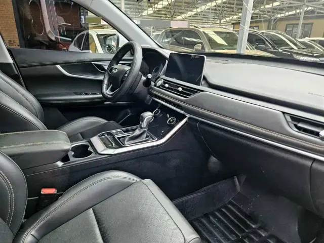 Chery Tiggo 8 — Фото автомобиля 12