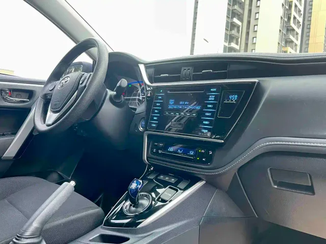 Toyota Corolla Twin Engine E+ — Фото автомобиля 18
