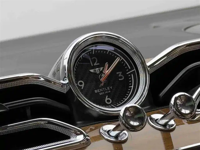 Bentley Bentayga Hybrid — Фото автомобиля 16