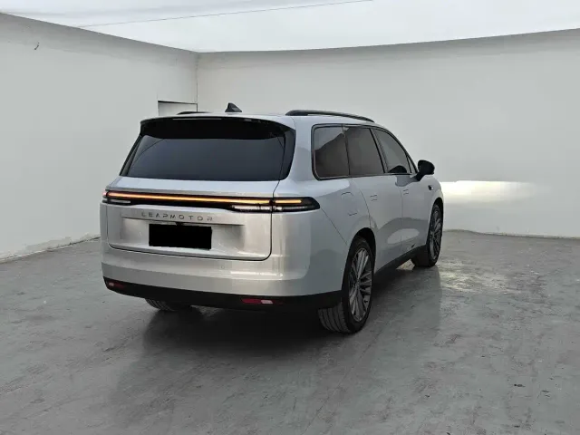 Leapmotor C16 — Фото автомобиля 9