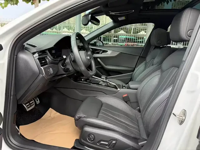 Audi A4L — Фото автомобиля 4