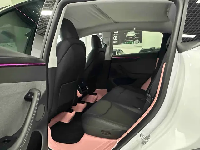 Tesla Model Y — Фото автомобиля 5