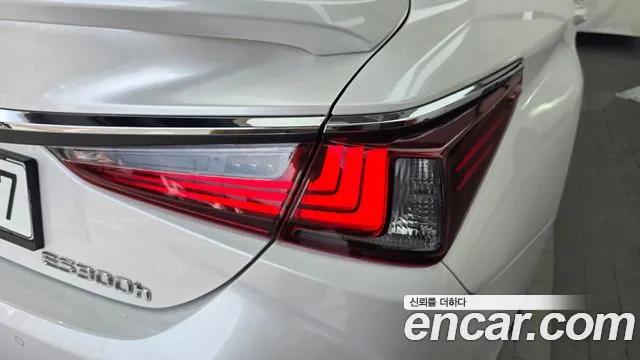 Lexus ES — Фото автомобиля 6