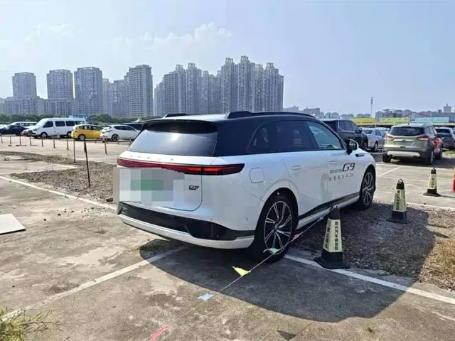 Xpeng G9 — Фото автомобиля 3