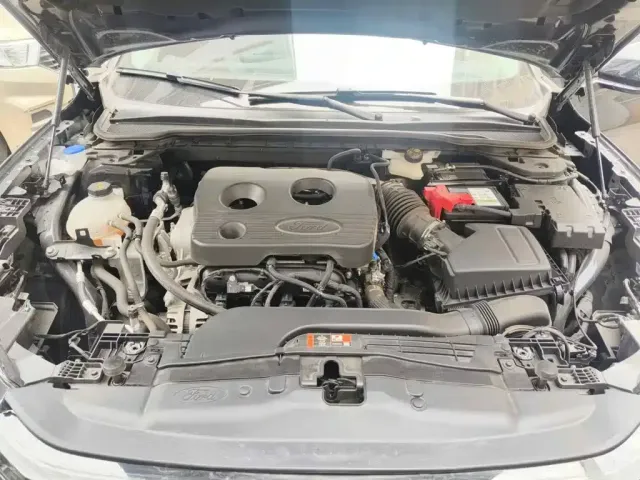 Ford Mondeo 2025 1.5T EcoBoost Luxury — Фото автомобиля 9