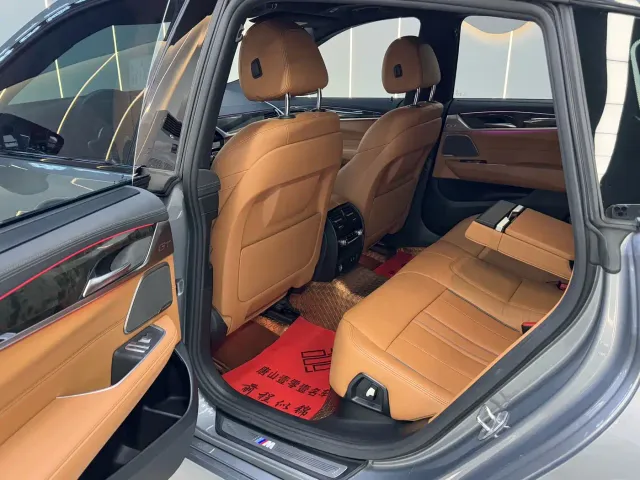 BMW 6 Series Gran Turismo — Фото автомобиля 16