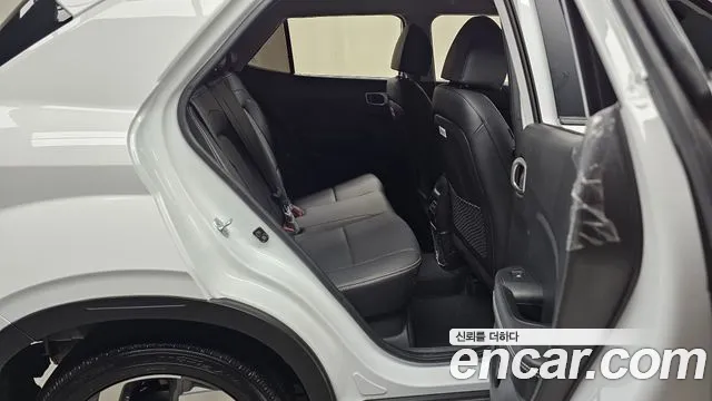 Hyundai Venue — Фото автомобиля 17