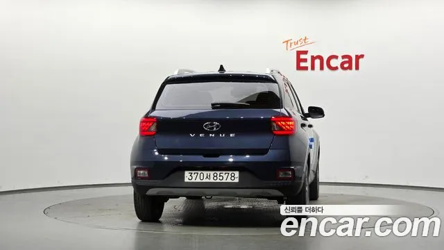 Hyundai Venue — Фото автомобиля 4