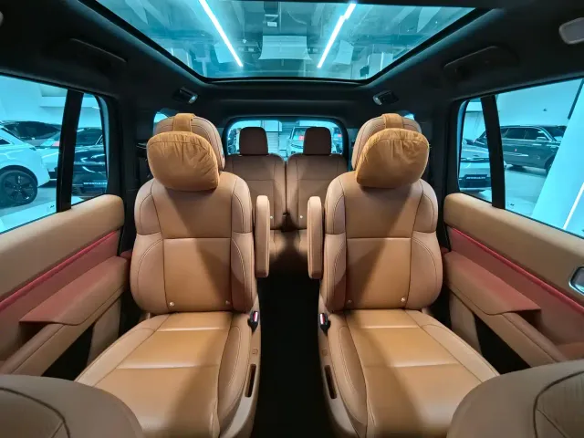 Li Auto L9 — Фото автомобиля 10