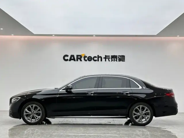 Mercedes-Benz E-Class — Фото автомобиля 2