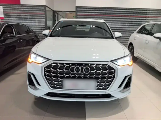 Audi Q3 — Фото автомобиля 2
