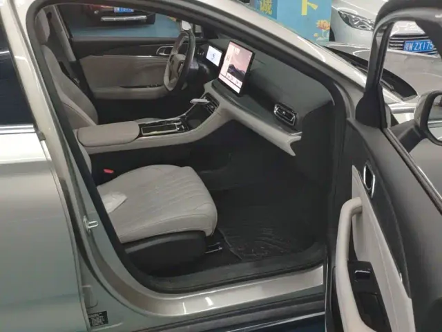Geely Galaxy Stellar 6 — Фото автомобиля 24