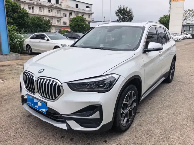 Фотография автомобиля — BMW X1