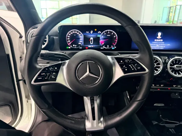 Mercedes-Benz A-Class — Фото автомобиля 15