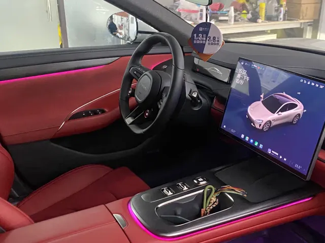 Xiaomi SU7 — Фото автомобиля 4