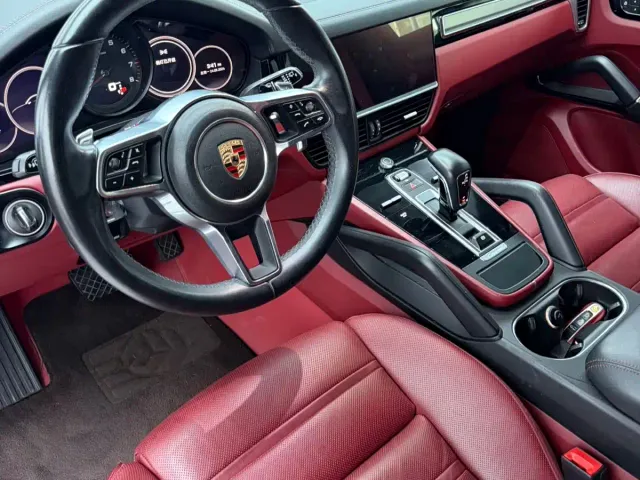 Porsche Cayenne — Фото автомобиля 4