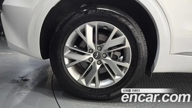 Genesis GV70 2.5T Бензин 2WD — Фото автомобиля 4