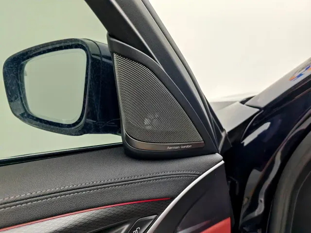 BMW 5 Series — Фото автомобиля 10