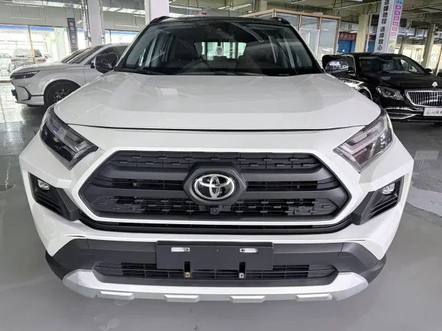 Toyota RAV4 — Фото автомобиля 2