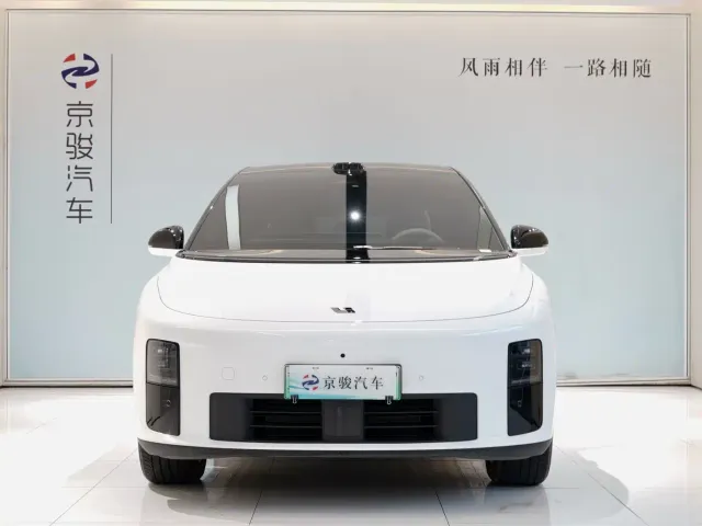 Li Auto i6 — Фото автомобиля 2