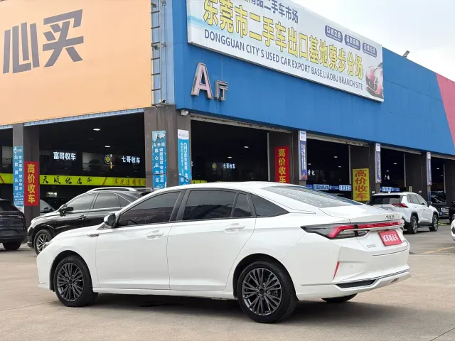 Dongfeng Yixuan MAX — Фото автомобиля 4