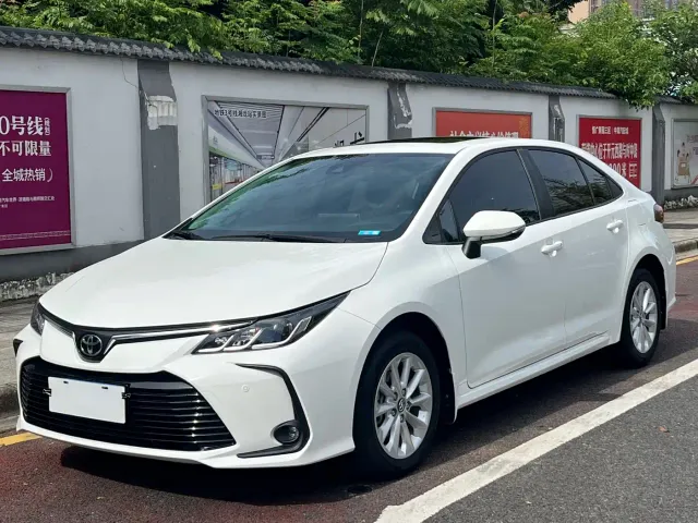 Toyota Corolla — Фото автомобиля 2