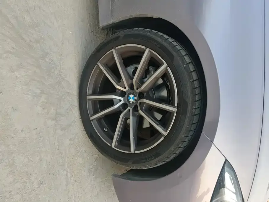 BMW BMW 3 Series 2025 325Li M Sport Package — Фото автомобиля 6