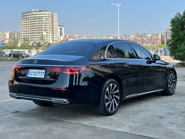 Mercedes-Benz E-Class — Фото автомобиля 13