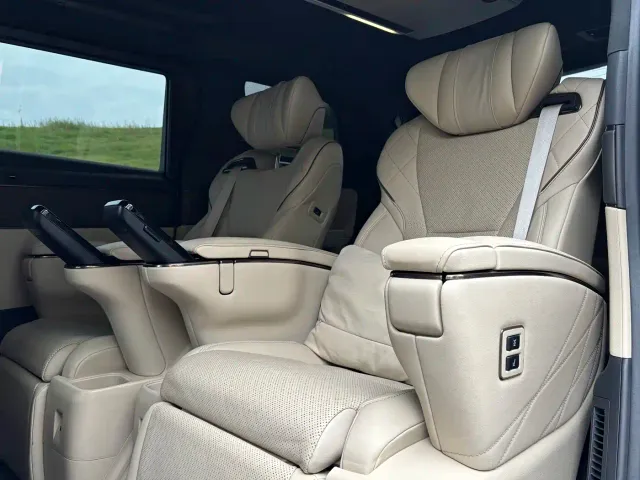 Toyota Vellfire — Фото автомобиля 10