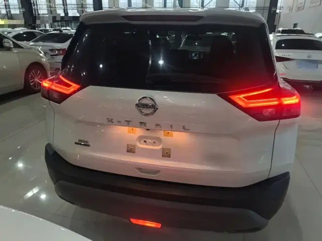 Nissan X-Trail — Фото автомобиля 5
