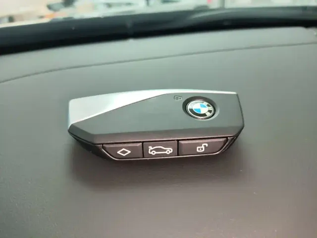 BMW i5 — Фото автомобиля 8