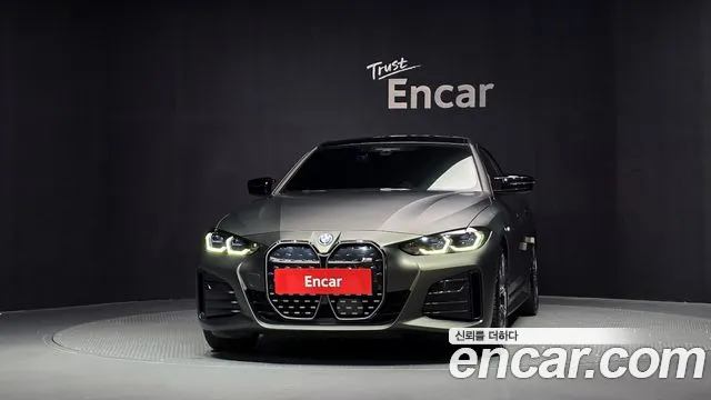 BMW i4 — Фото автомобиля 3
