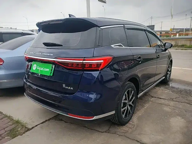 BYD Song MAX — Фото автомобиля 6