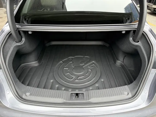 Hongqi H5 — Фото автомобиля 10