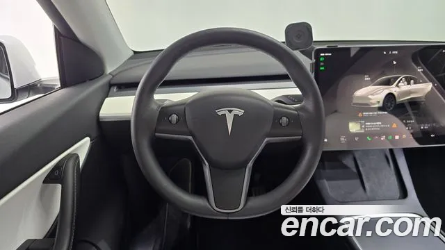 Tesla Model Y — Фото автомобиля 13