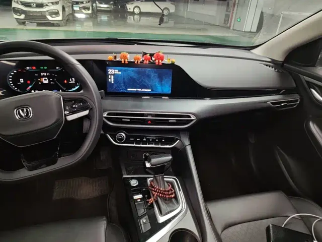 Changan Eado — Фото автомобиля 12