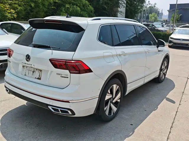 Volkswagen Tiguan L — Фото автомобиля 3