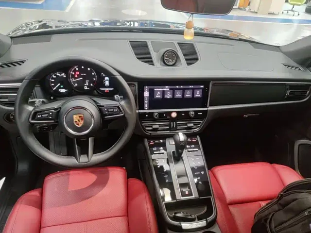 Porsche Macan — Фото автомобиля 9