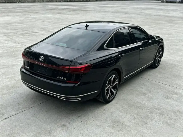 Volkswagen Passat — Фото автомобиля 14
