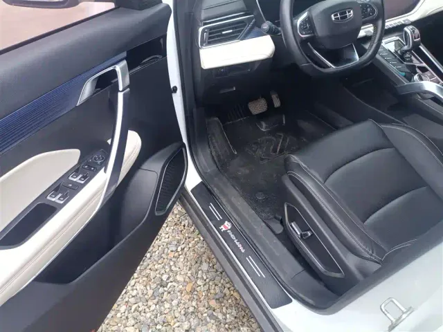 Geely Boyue — Фото автомобиля 12