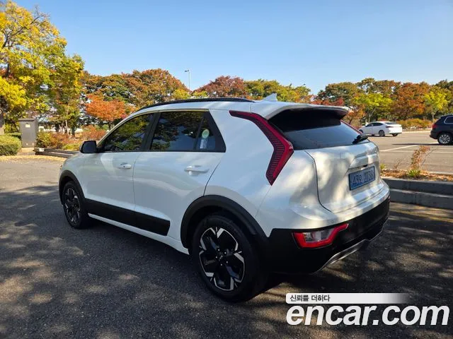 Kia Niro — Фото автомобиля 4