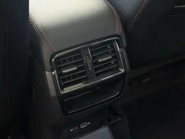 Skoda Karoq — Фото автомобиля 9