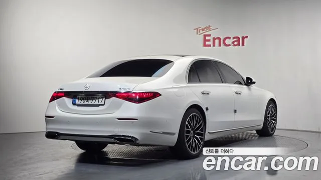 Mercedes-Benz S-Class — Фото автомобиля 2