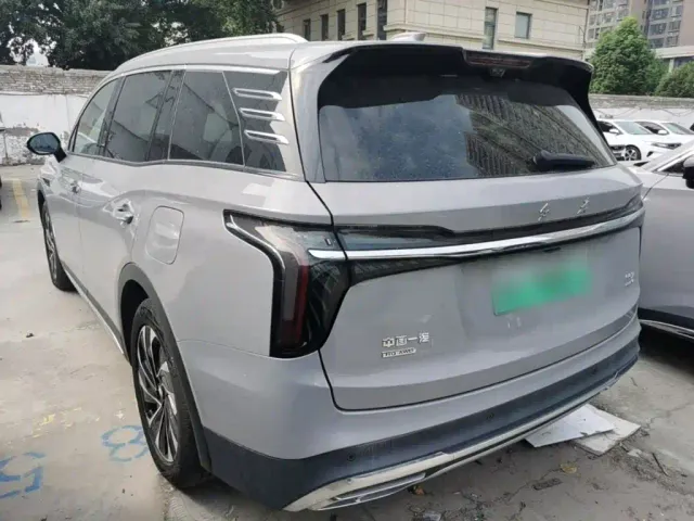 Hongqi HS7 PHEV — Фото автомобиля 4