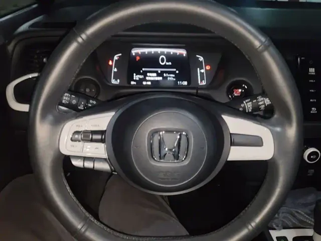 Honda Fit — Фото автомобиля 10