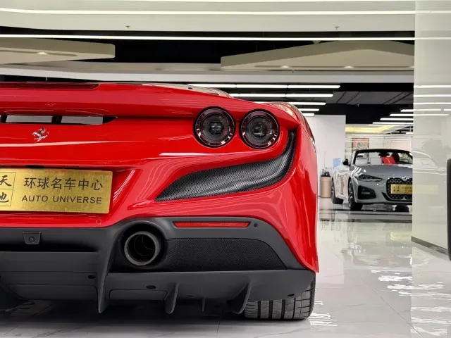 Ferrari F8 — Фото автомобиля 8