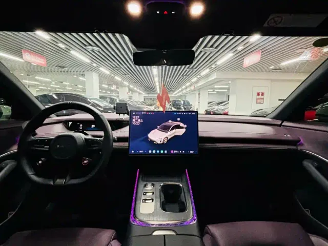 Xiaomi SU7 — Фото автомобиля 8