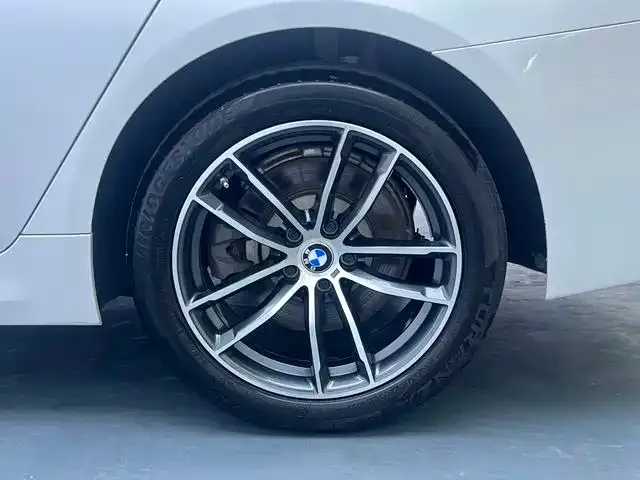 BMW 5 Series — Фото автомобиля 14