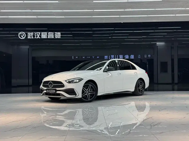 Фотография автомобиля — Mercedes-Benz C-Class